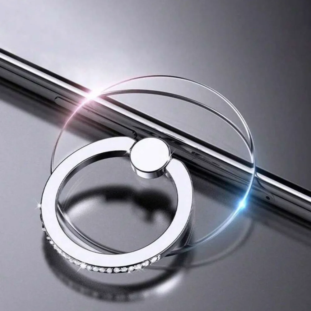 Elegant Silver Ring with Crystal Accents